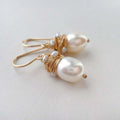 Boucles d'Oreilles Vintage en Perle avec Fil Doré