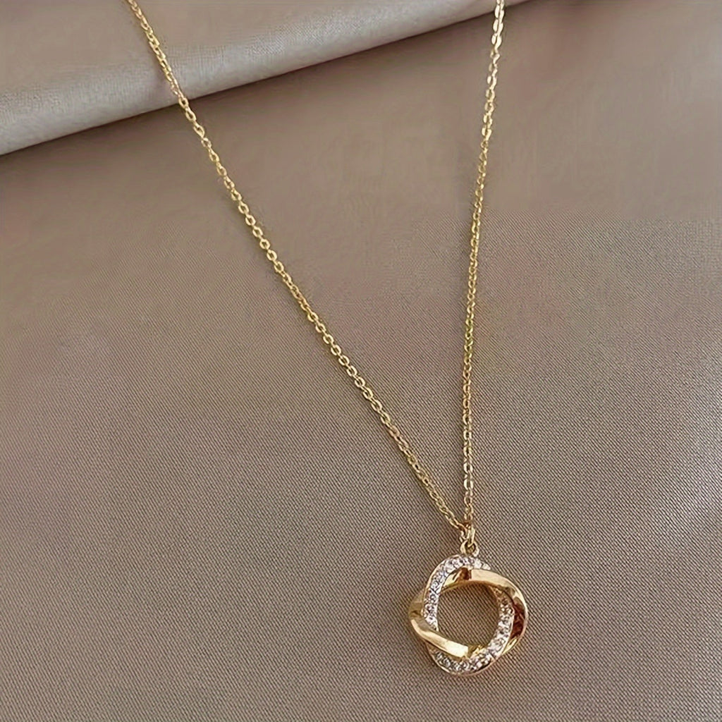 Collier Suspendu Élégant en Or avec Diamants Simulés