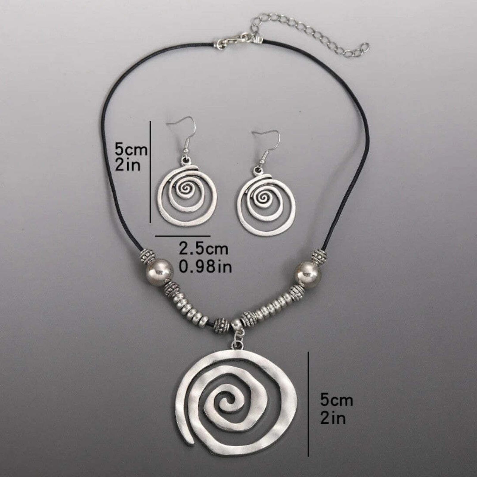 Ensemble de Collier et Boucles d'Oreilles avec Design en Spirale Argentée