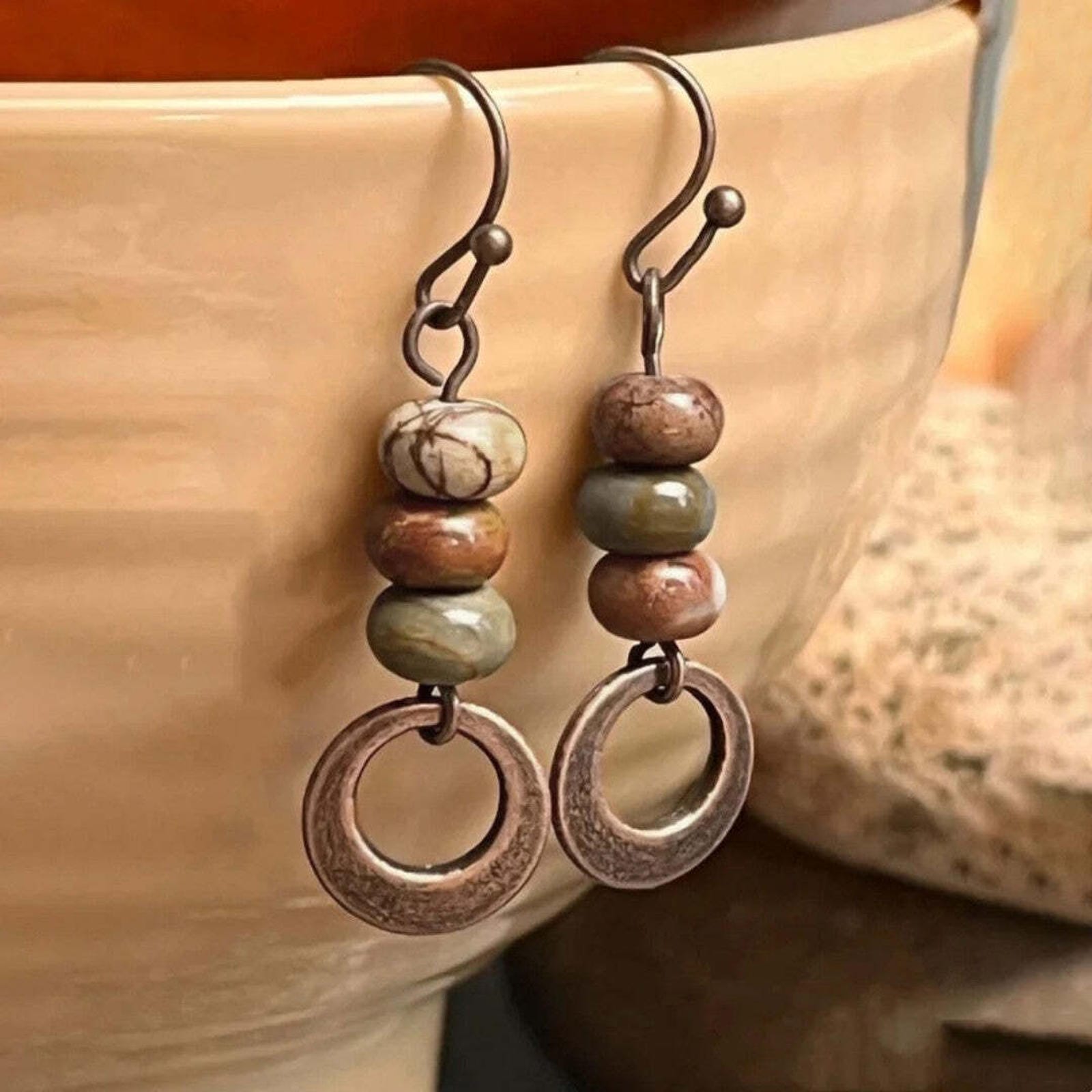 Anneaux de Perles en Pierre Rustique