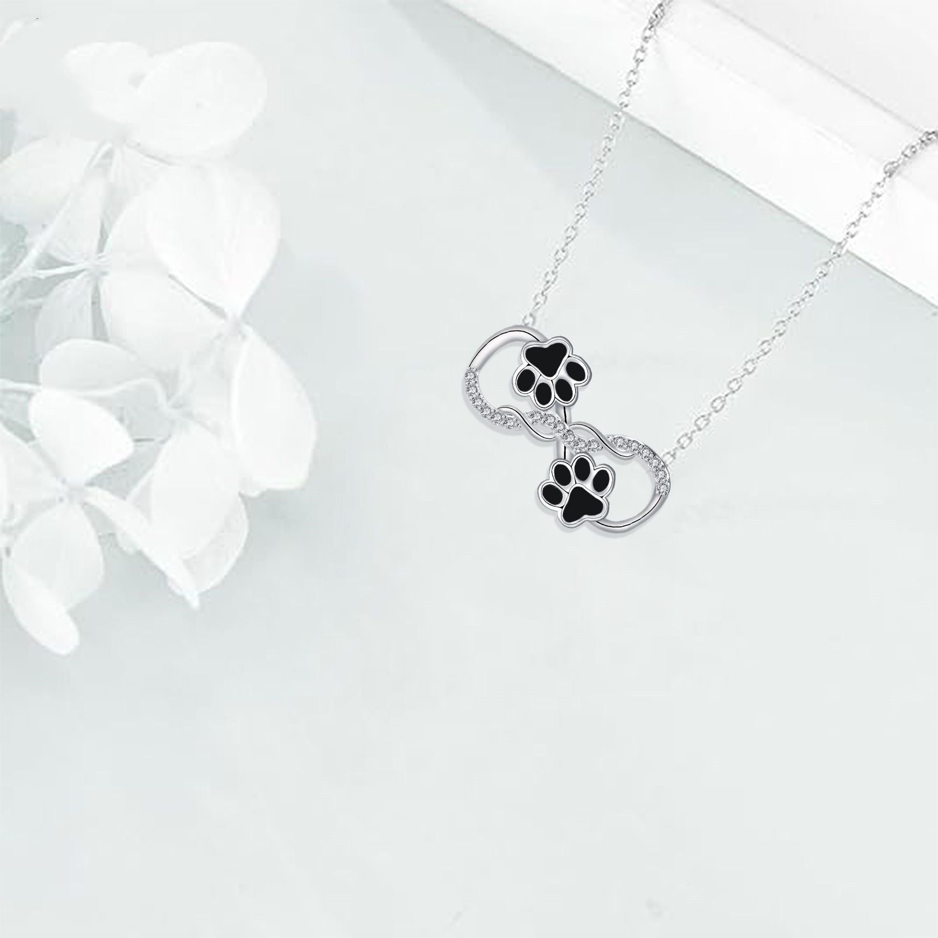 Collier Symbole d'Infini avec Zirconia - Design Suspendu