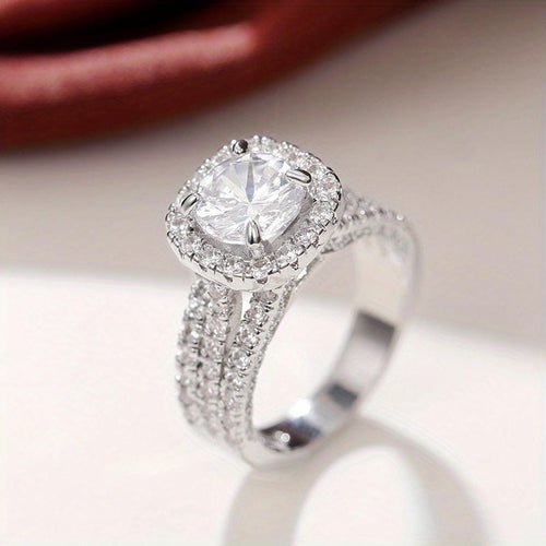 Bague de Déclaration avec Halo de Pavé en Forme de Coussin