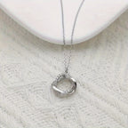 Collier Suspendu Élégant en Or avec Diamants Simulés