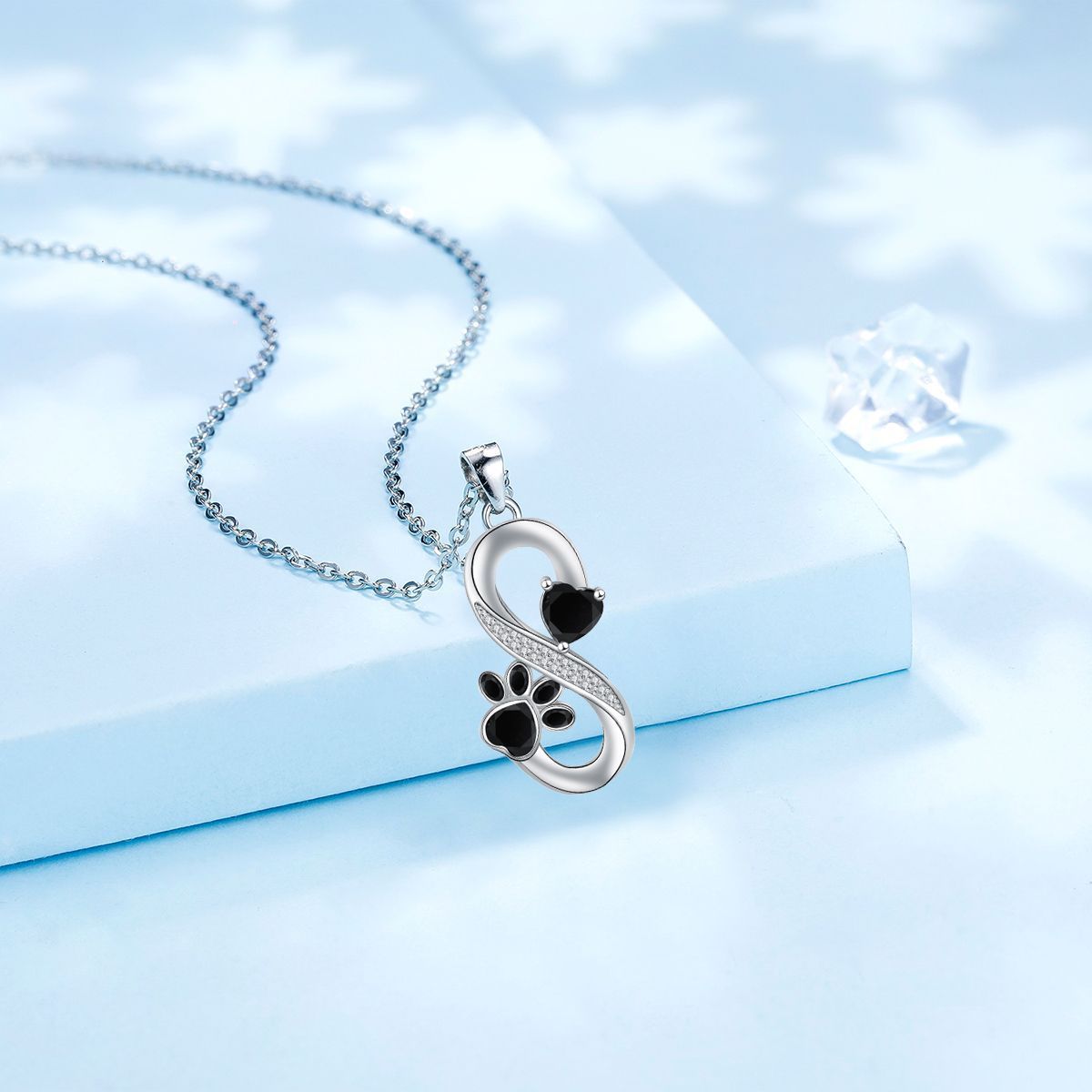 Collier d'empreinte de patte de cœur infini