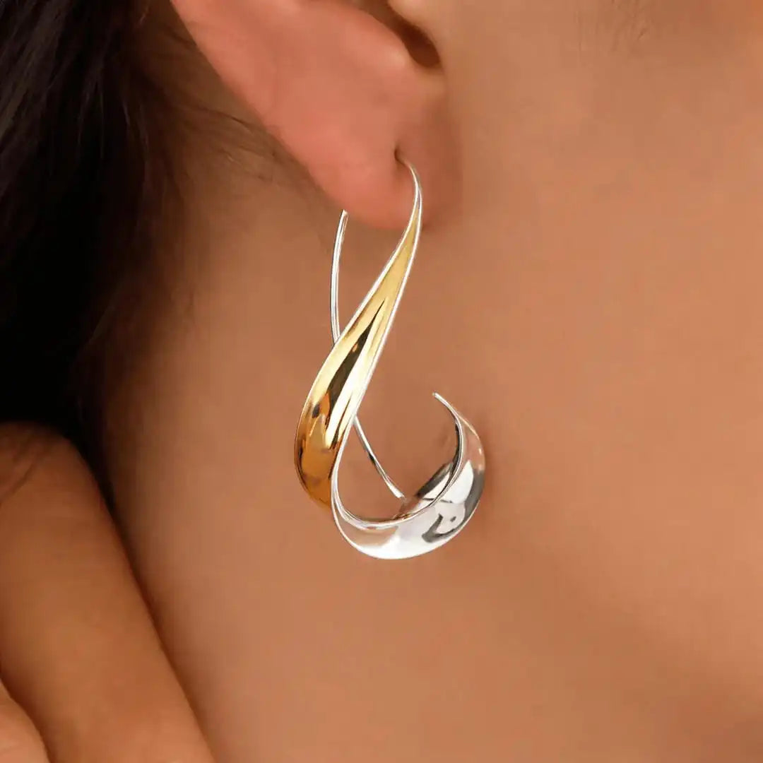 Boucles d'Oreilles d'Élégance Dorée Raffinée et Intemporelle