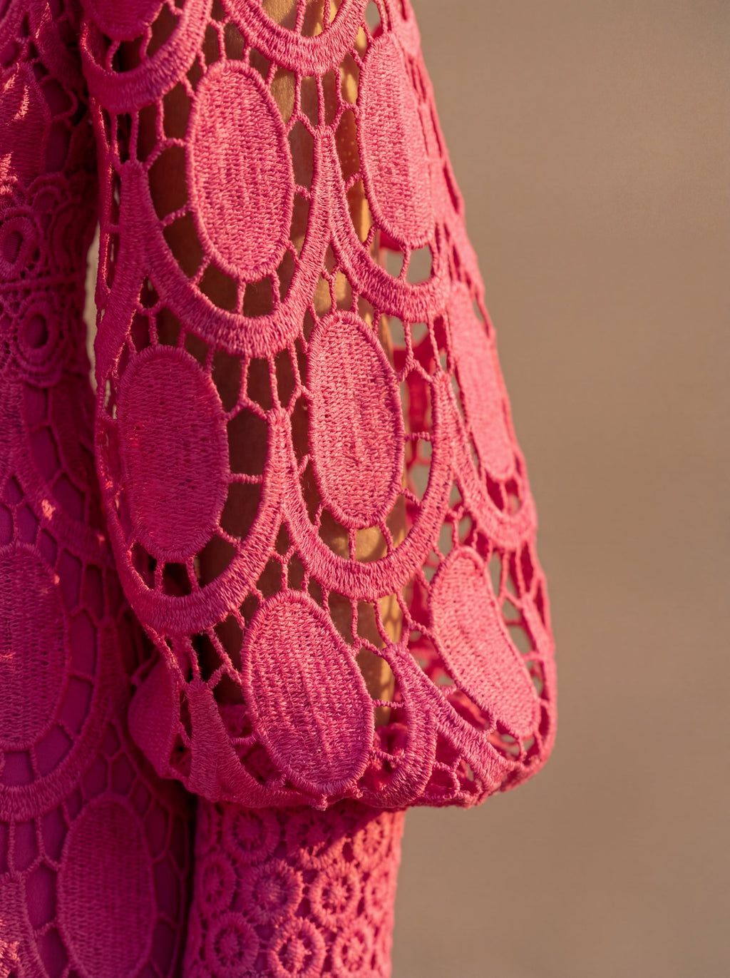 Carmona | Robe en dentelle printanière