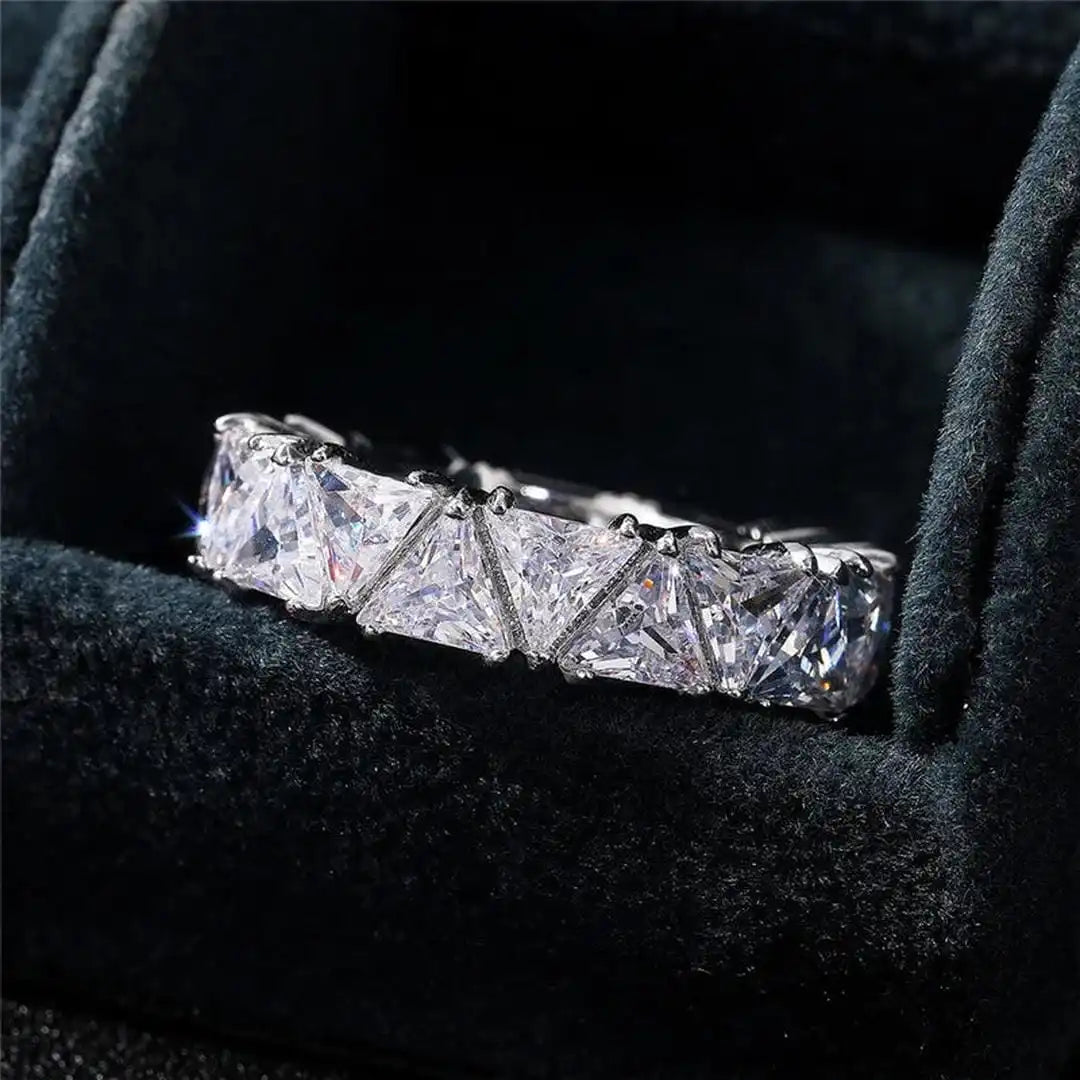Bague en Pierre Triangulaire Vintage
