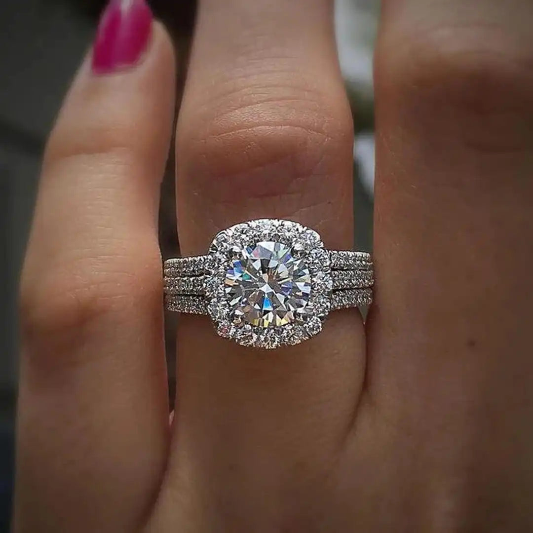 Bague de Déclaration avec Halo de Pavé en Forme de Coussin