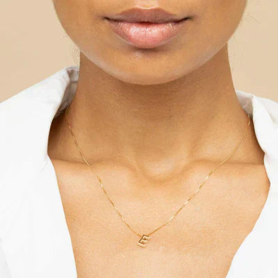 Collier Initial en Or Élégant avec Lettre d'Amour
