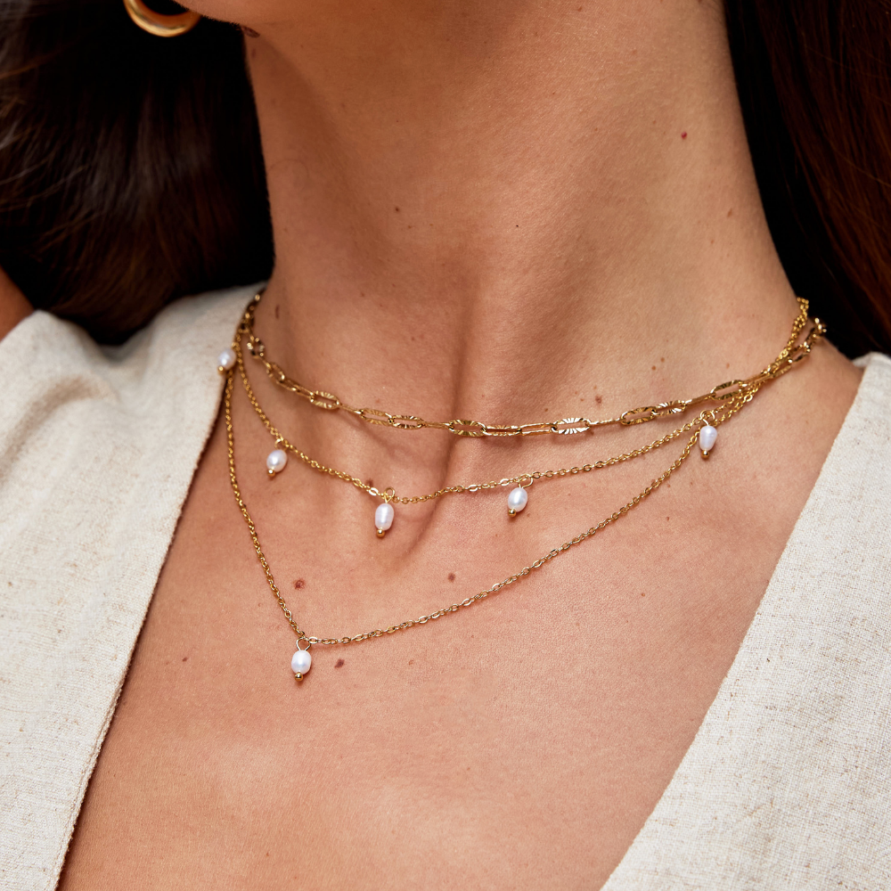 Collier Multicouche avec Gouttes de Perles