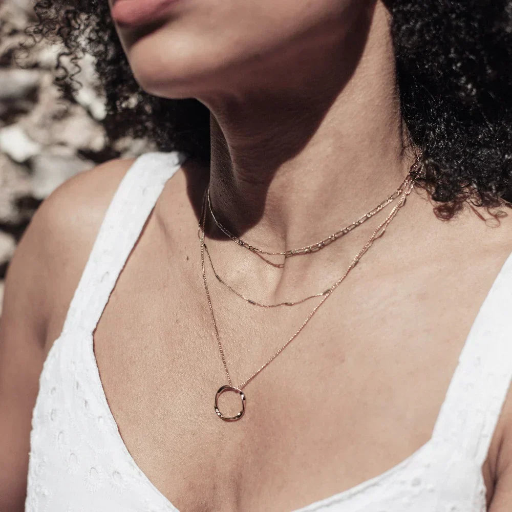 Collier Ovale Ouvert en Or Élégant
