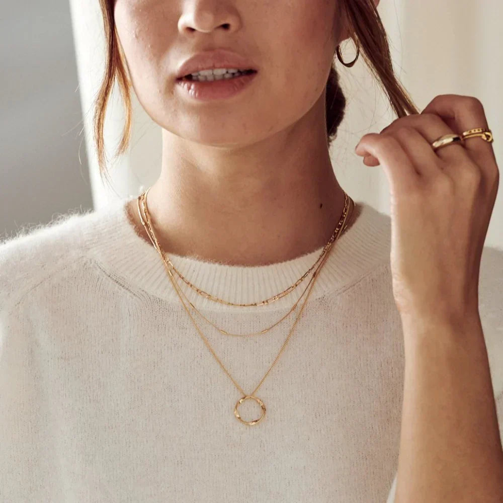 Collier Ovale Ouvert en Or Élégant