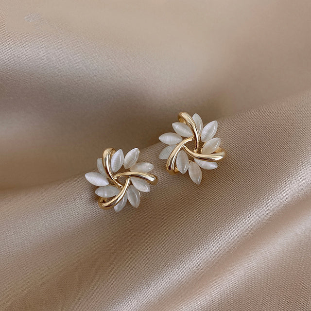 Charlotte | Boucles d'Oreilles en Or avec Fleurs d'Opale