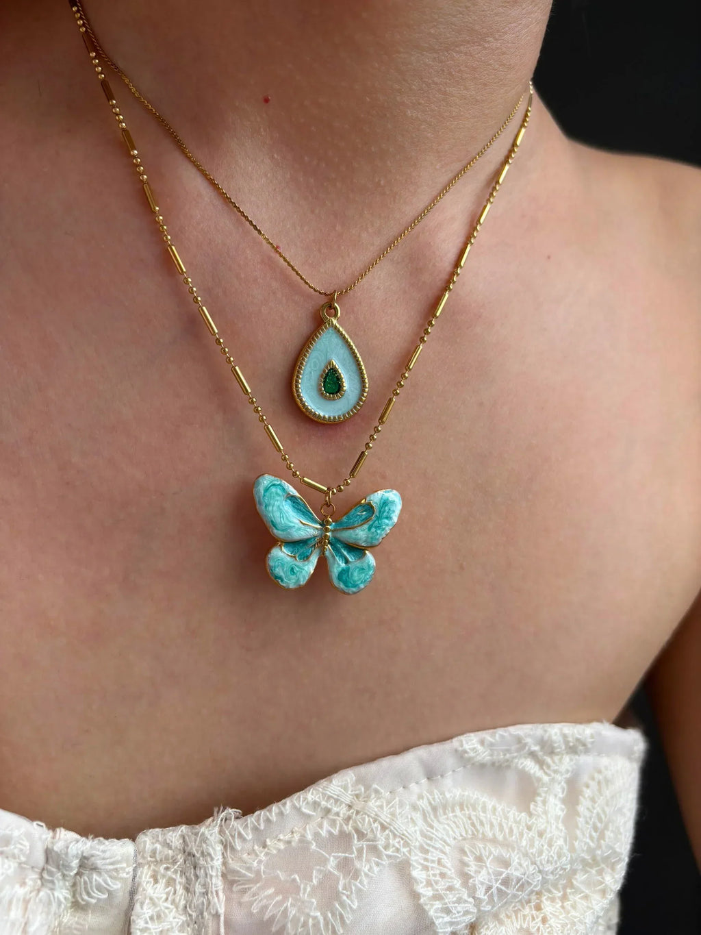 Ensemble de Collier Charmant Papillon Bleu et Goutte d'Eau
