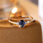 Bague en Saphir Royal en Coupe Poire Minimaliste