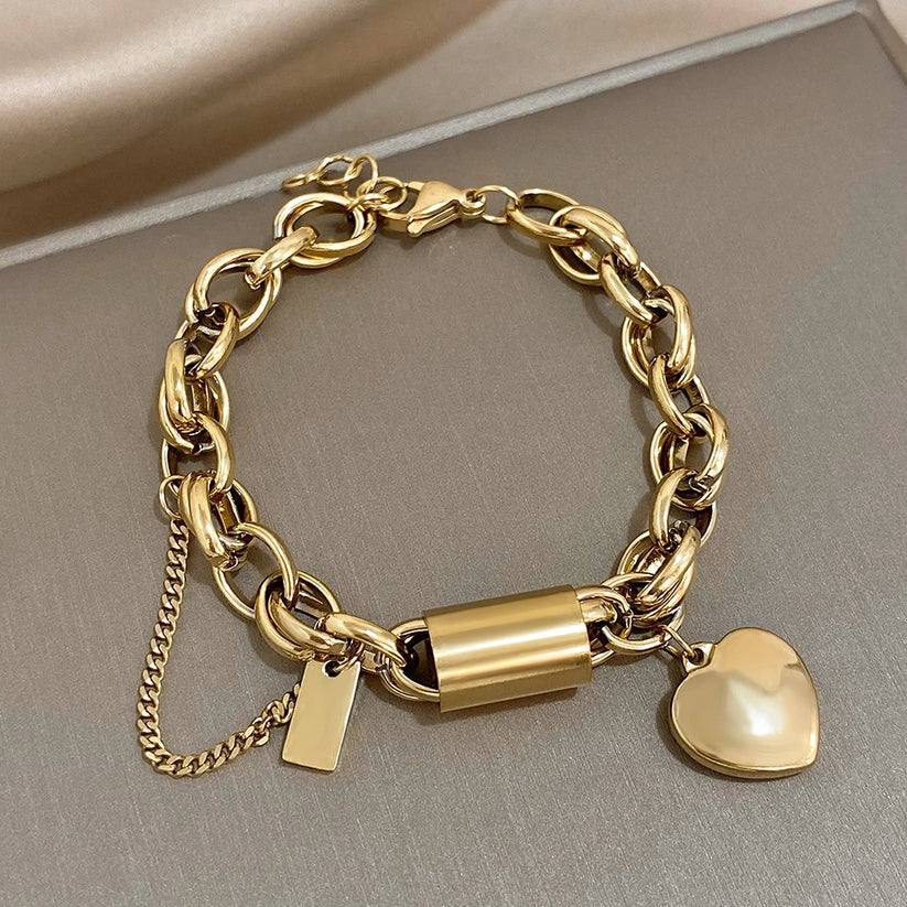 Bracelet épais en forme de cœur en or