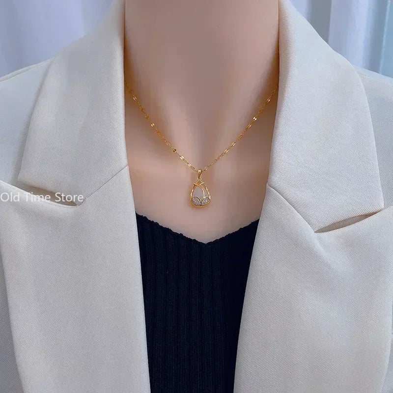 Collier Pendentif en Cristal Rose Élégant en Or