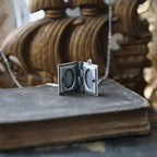 Collier Pendentif Retro Kattbok – Design de Page Rotative