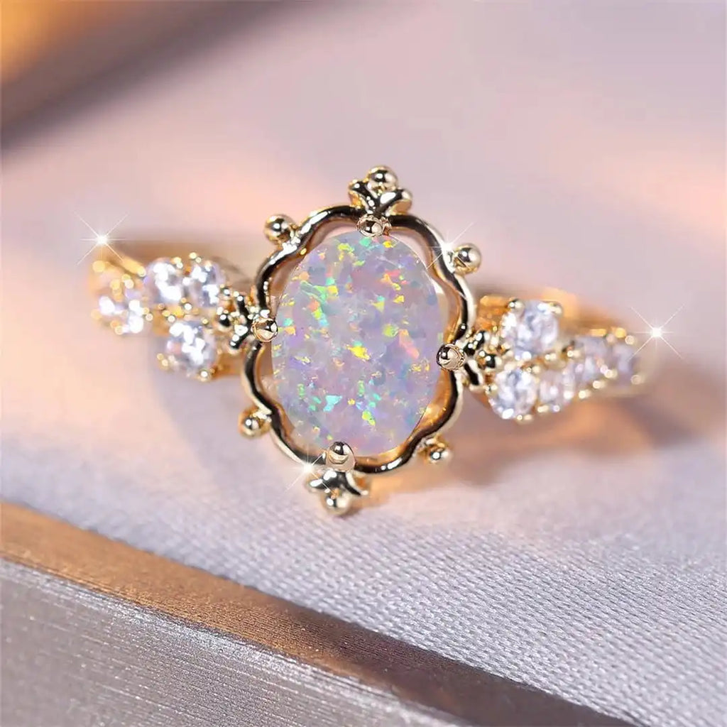 Bague Fleur en Opale Blanche Ovale