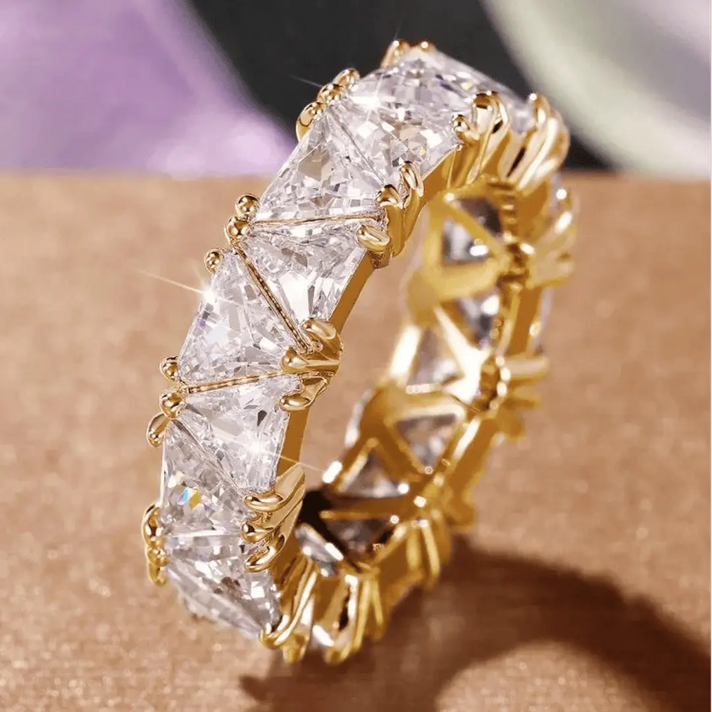 Bague en Pierre Triangulaire Vintage