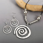 Ensemble de Collier et Boucles d'Oreilles avec Design en Spirale Argentée