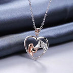 Collier Élégant Hjärta Zircon avec Fille et Cheval
