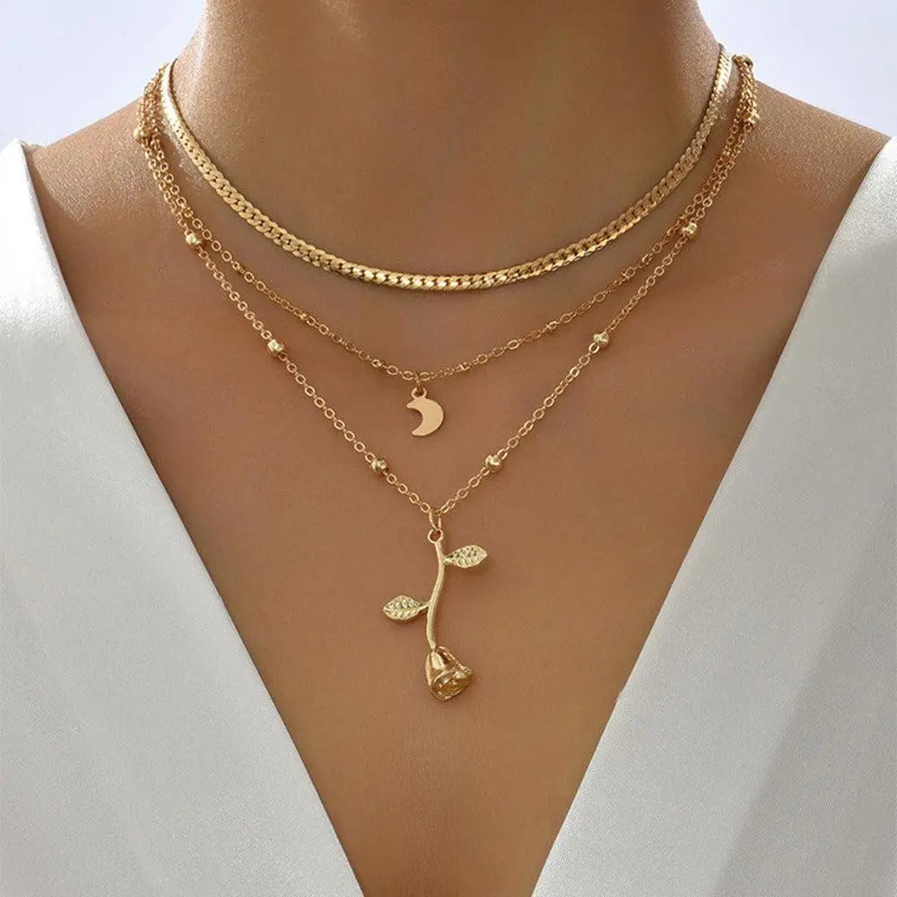 Collier élégant avec pendentif en or rose