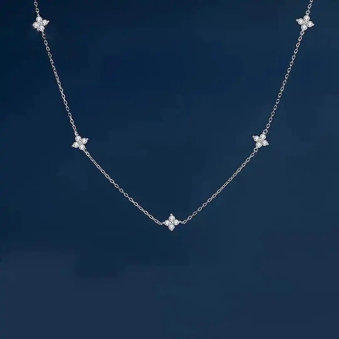 Collier en Zirconium Incrusté en Forme de Fleur