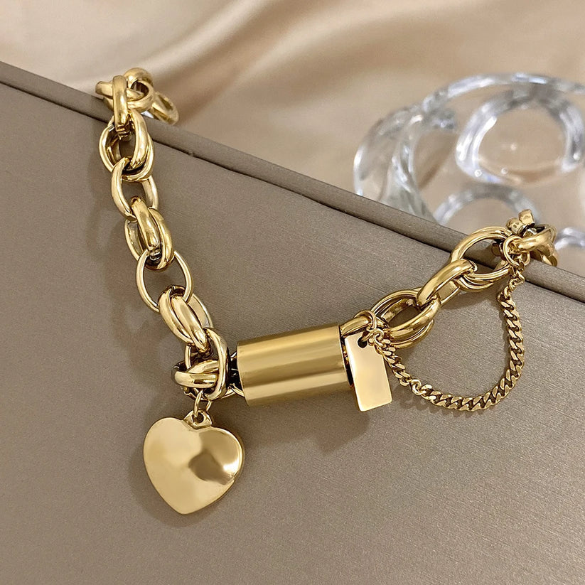 Bracelet épais en forme de cœur en or