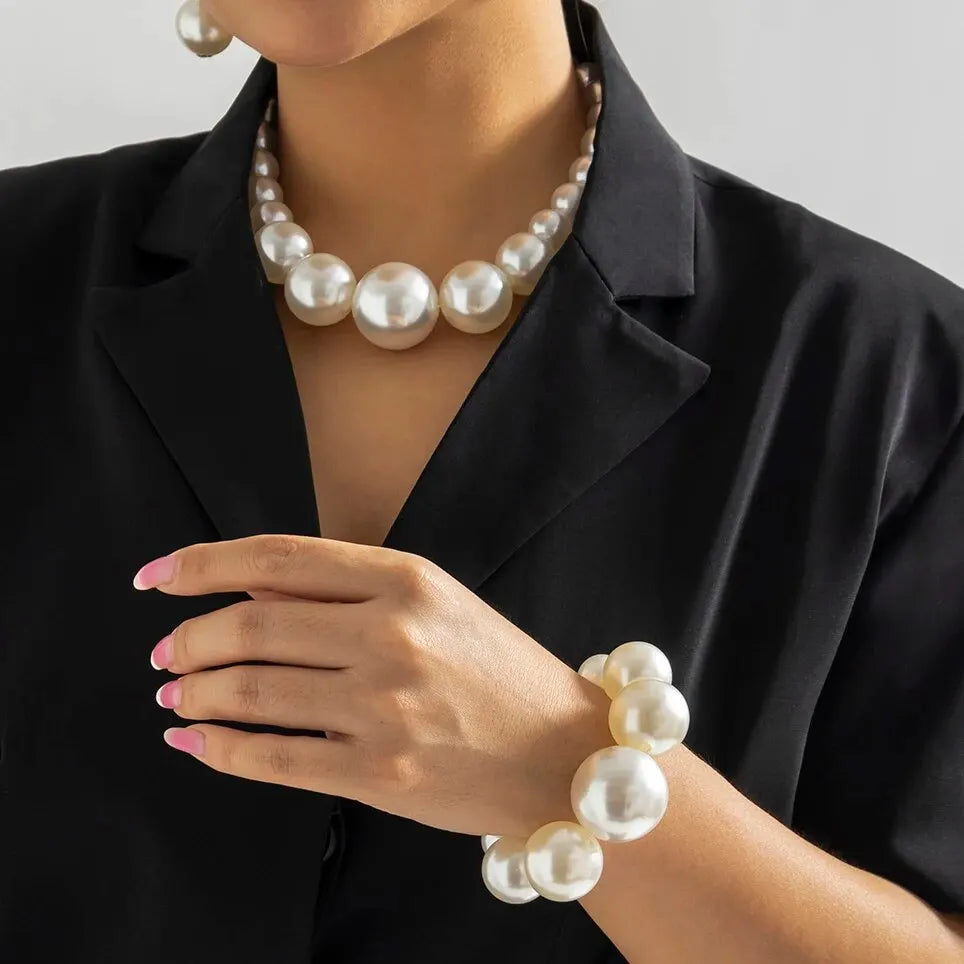 Ensemble avec bracelet et collier en perles