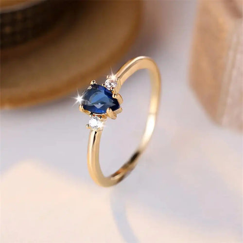 Bague en Saphir Royal en Taille Poire Minimaliste