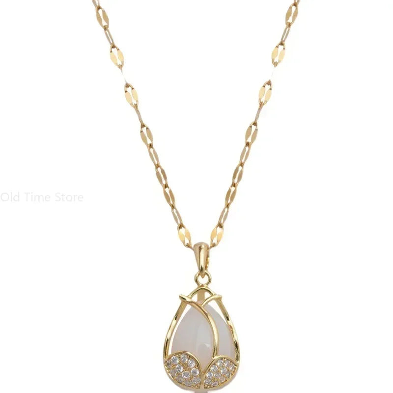 Collier Pendentif en Cristal Rose Élégant en Or