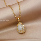 Collier Pendentif en Cristal Rose Élégant en Or