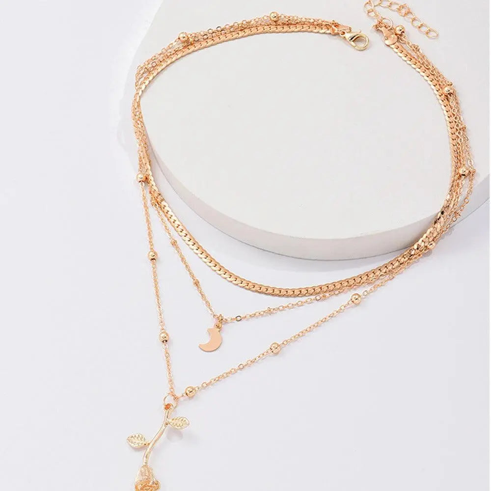 Collier élégant avec pendentif en or rose