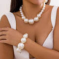 Ensemble avec bracelet et collier en perles