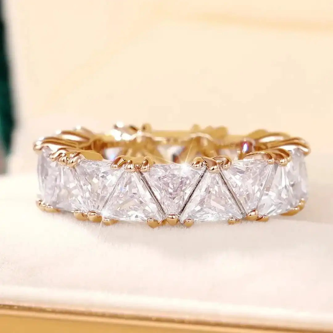 Bague en Pierre Triangulaire Vintage