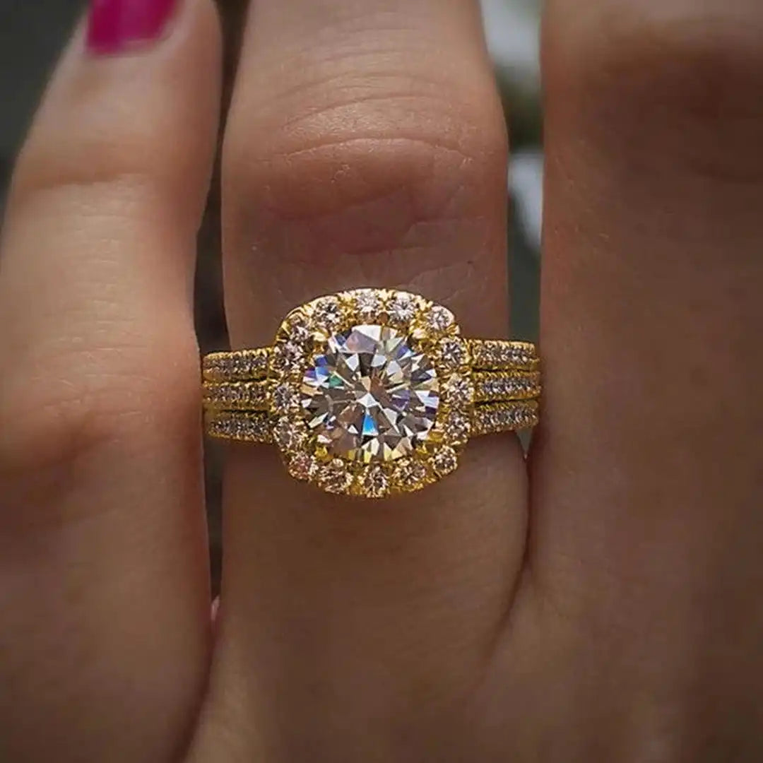 Bague de Déclaration avec Halo de Pavé en Forme de Coussin