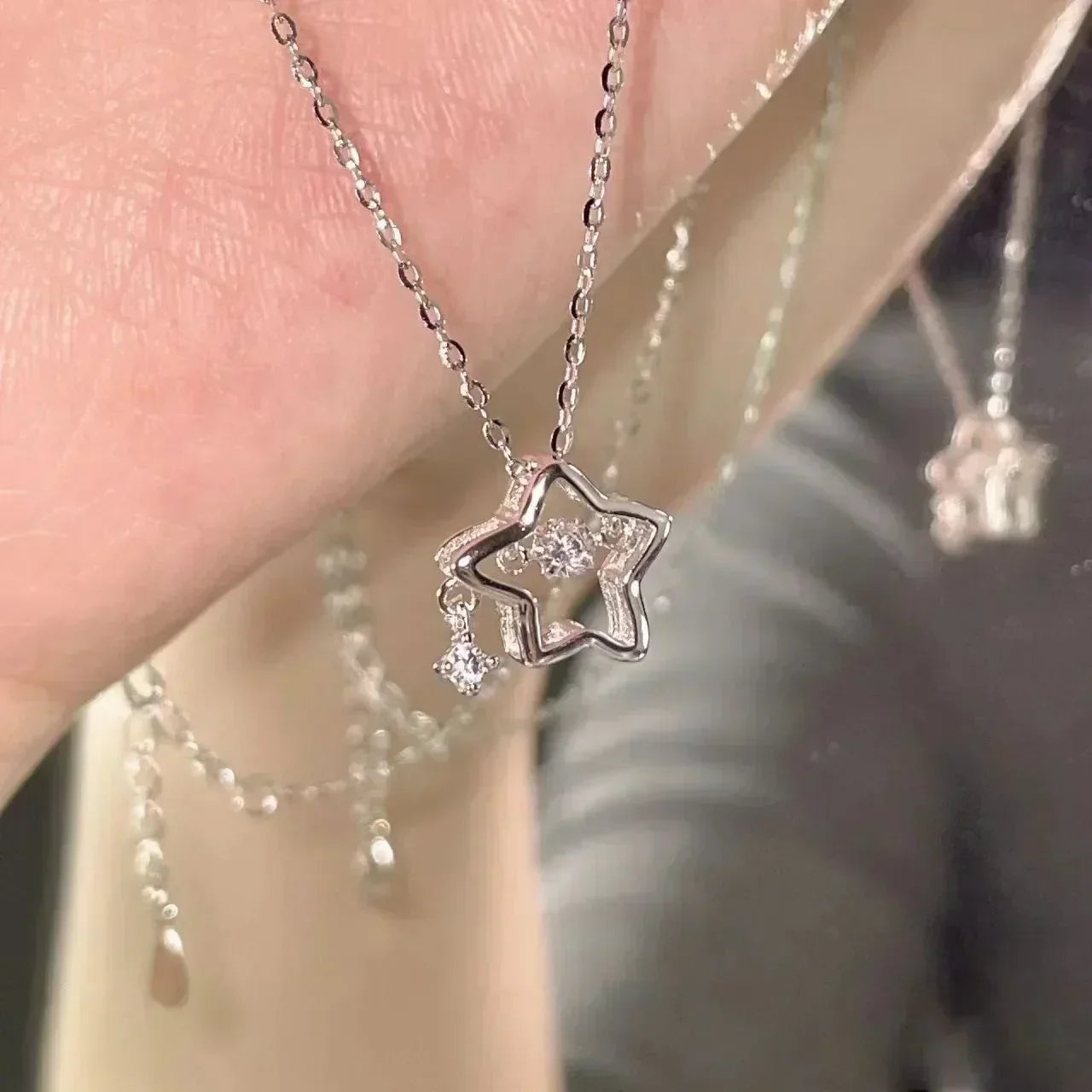 Collier Pendentif Fleurs Métalliques Chic