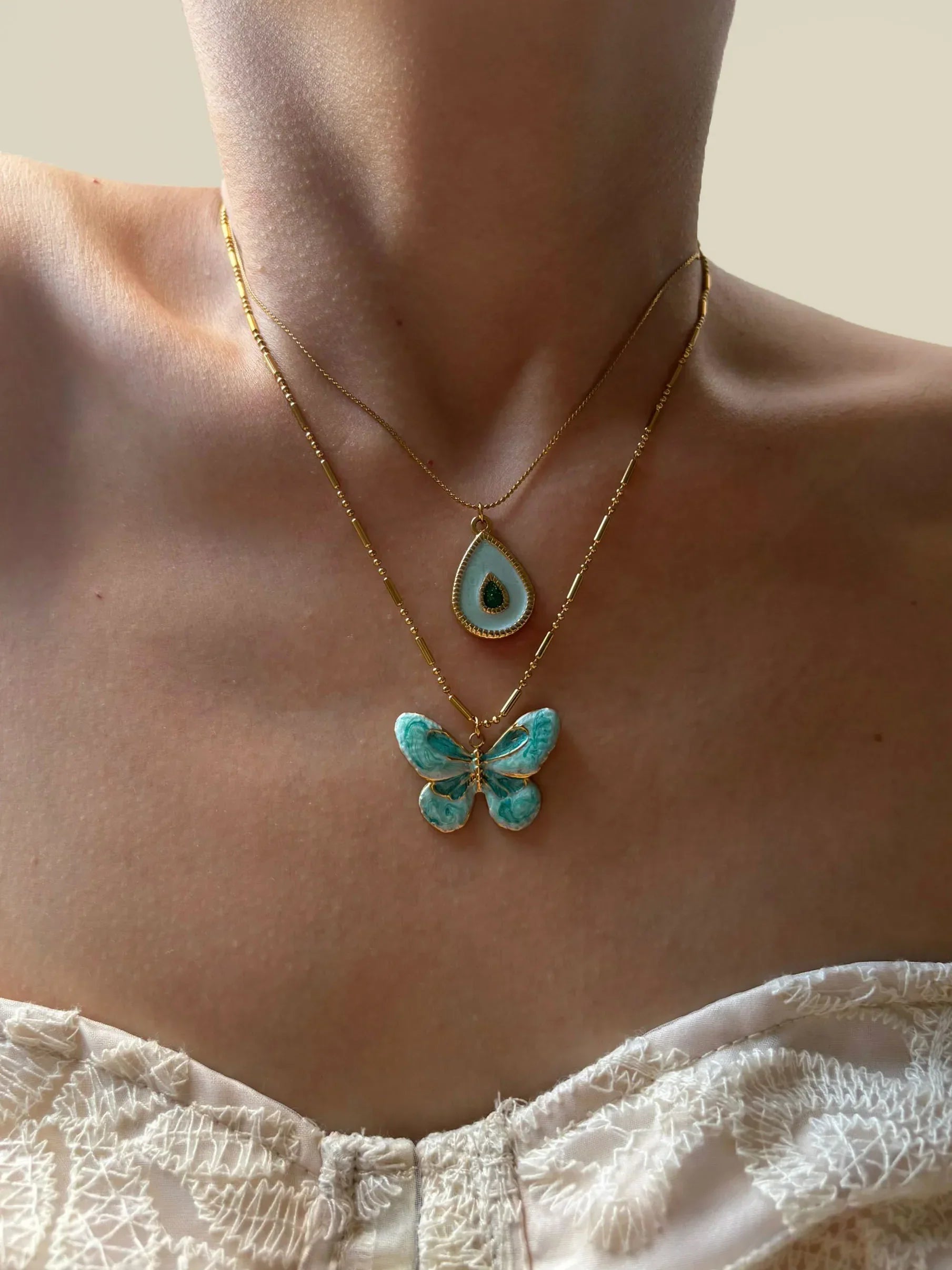Ensemble de Collier Charmant Papillon Bleu et Goutte d'Eau