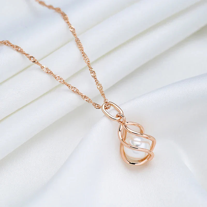 Collier Géométrique Exclusif en Or Rose et Perles