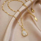 Collier Pendentif en Cristal Rose Élégant en Or
