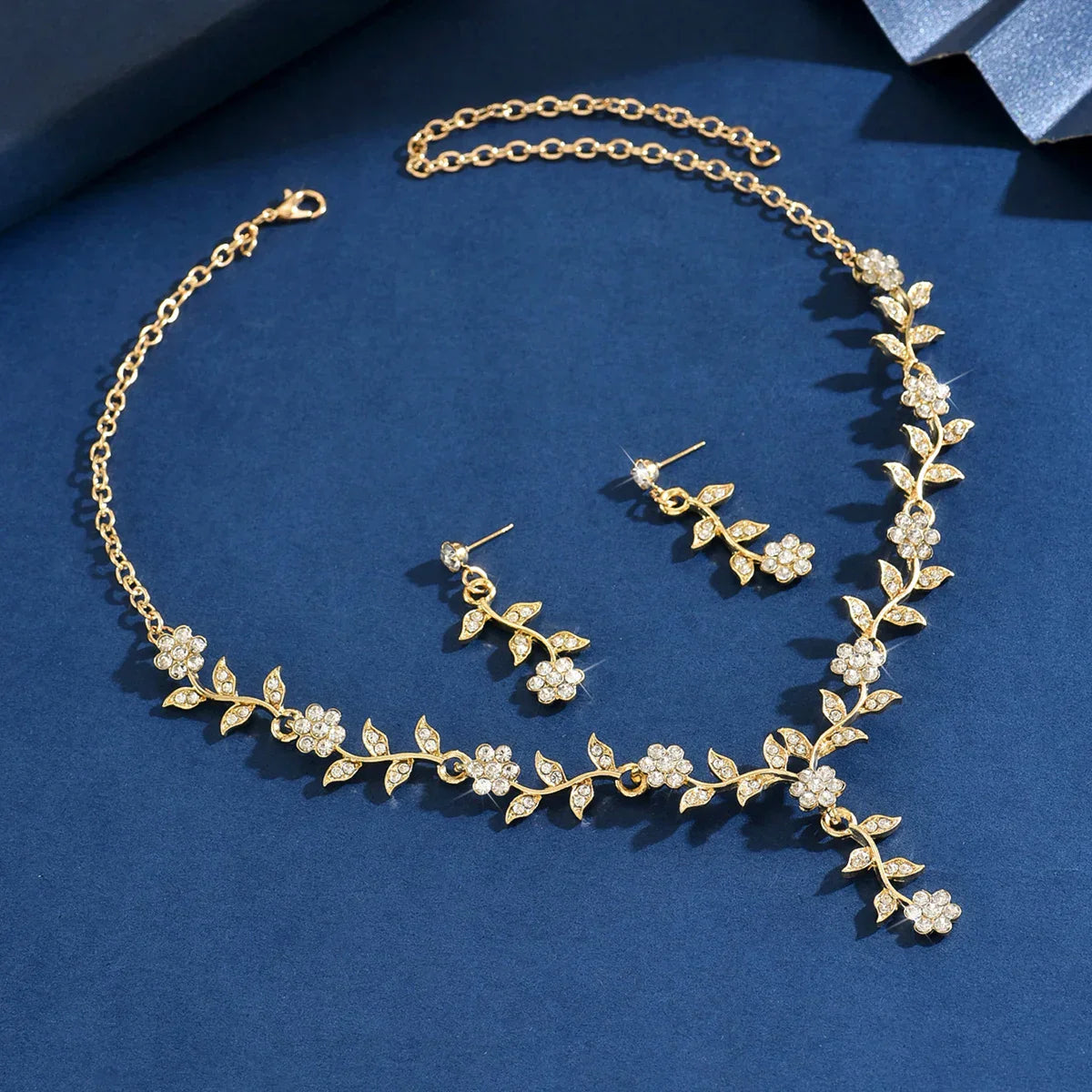Ensemble de Bijoux Modig Blomma: Collier et Boucles d'Oreilles