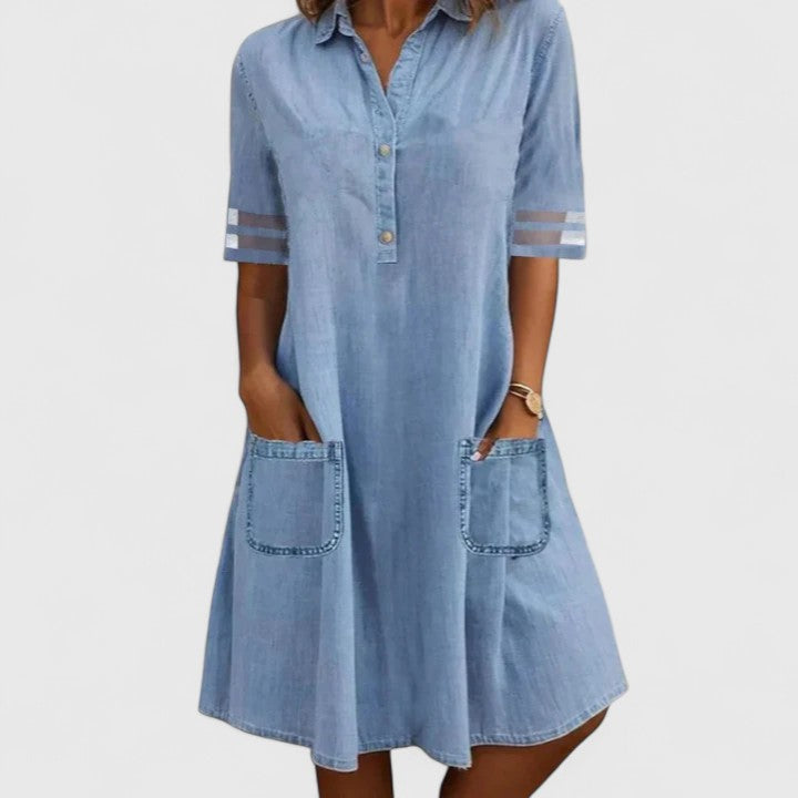 Lucía - Robe en jean qui met en valeur la silhouette