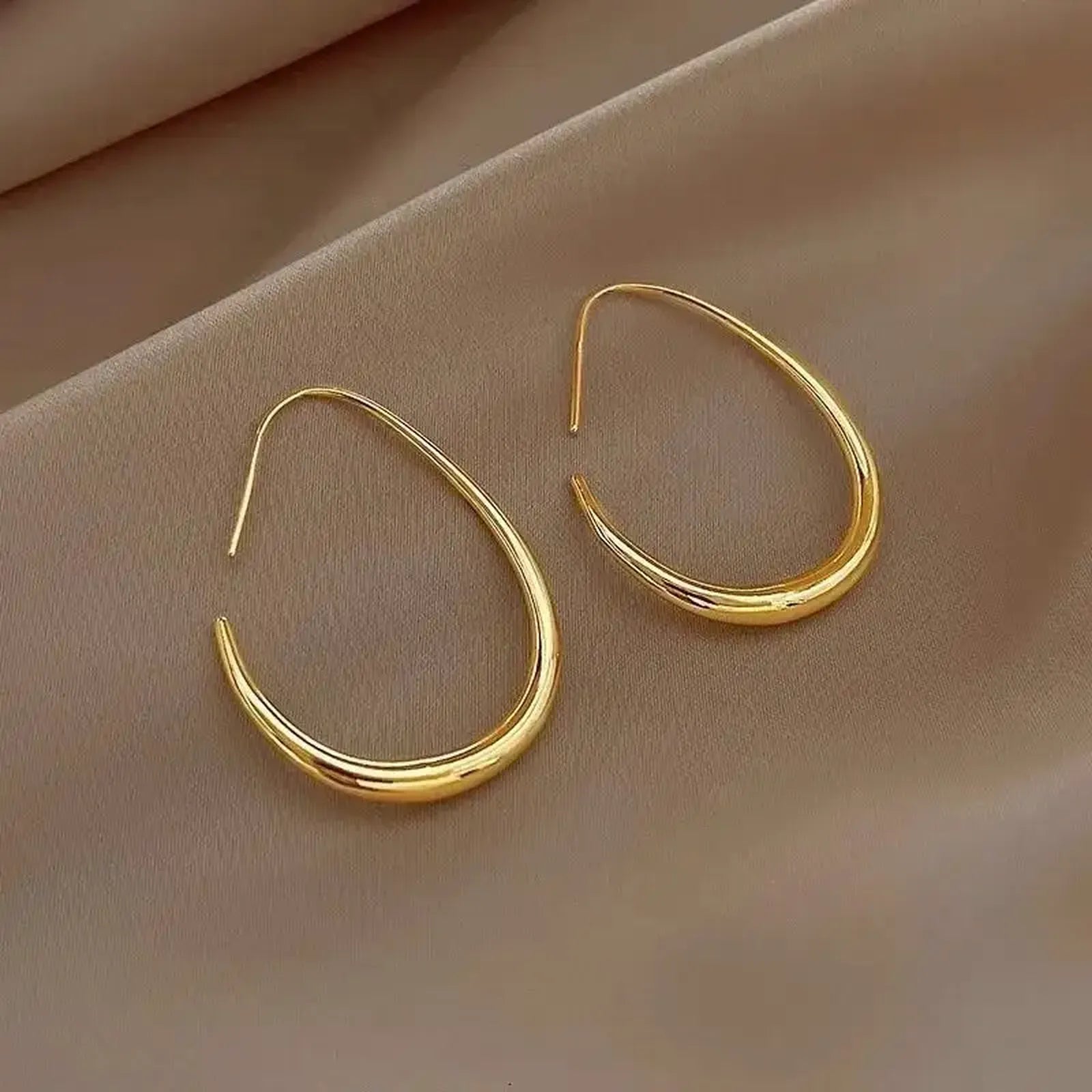 Boucles d'Oreilles Créoles Dorées Vintage