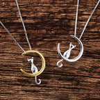 Collier de chat élégant avec croissant et motif de chat