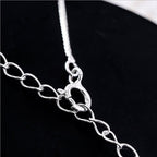 Collier de chat élégant avec croissant et motif de chat