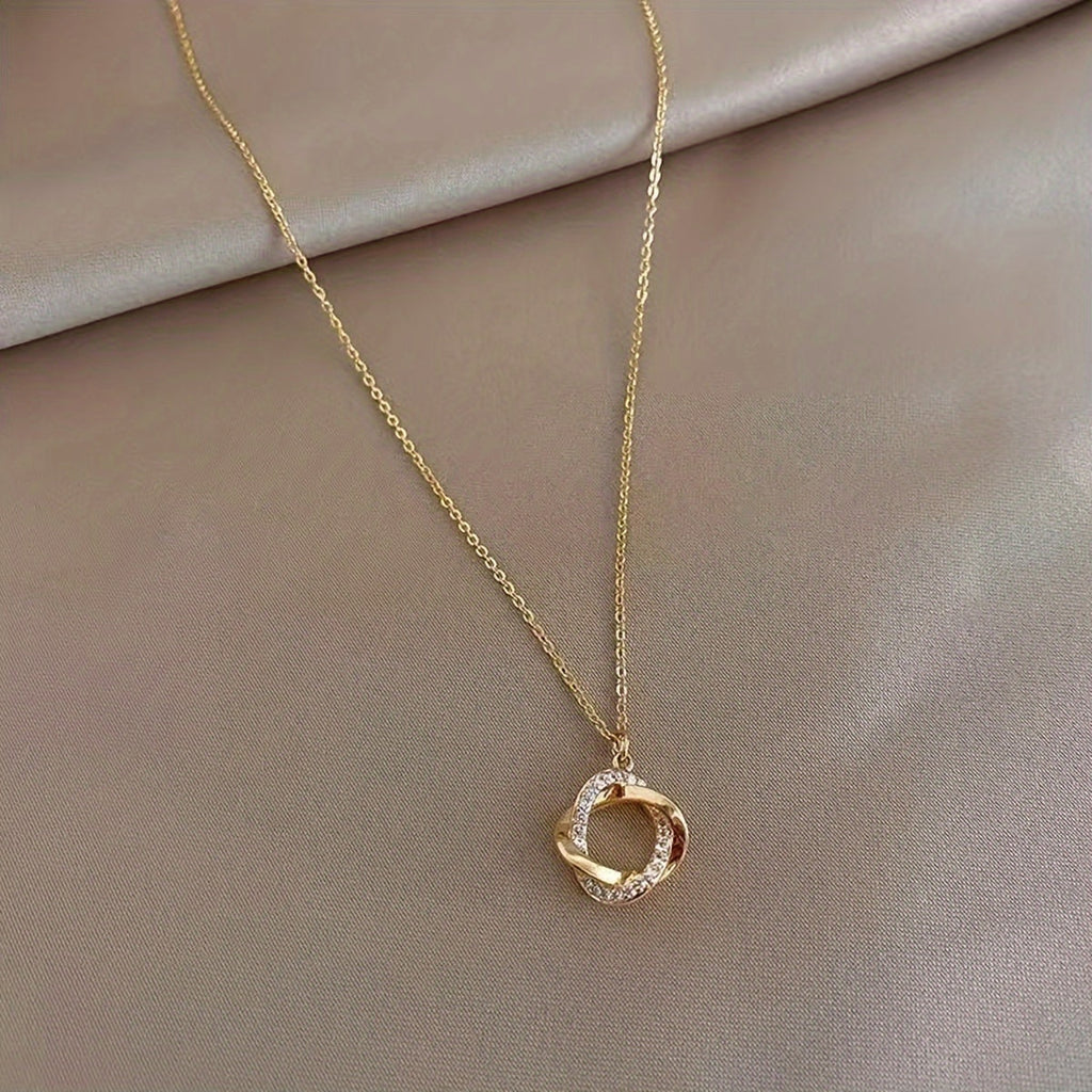 Collier Suspendu Élégant en Or avec Diamants Simulés