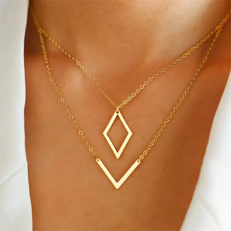 Collier suspendu en forme de V élégant avec un style géométrique