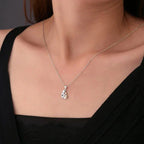 Collier Suspendu avec Boucles d'Oreilles Supplémentaires – Offre à Durée Limitée