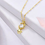 Collier plaqué or avec chat et zircon
